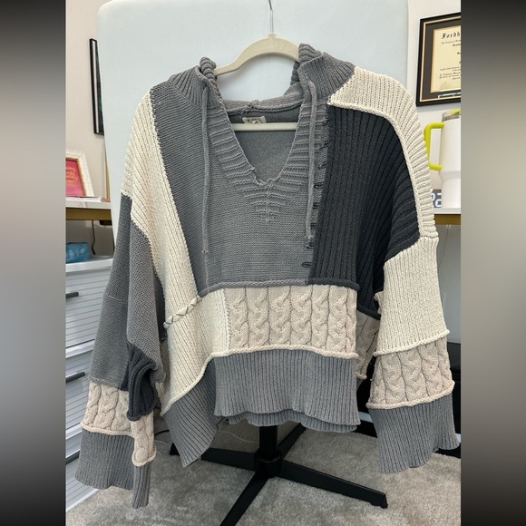 POL Sweater - Picture 2 of 5